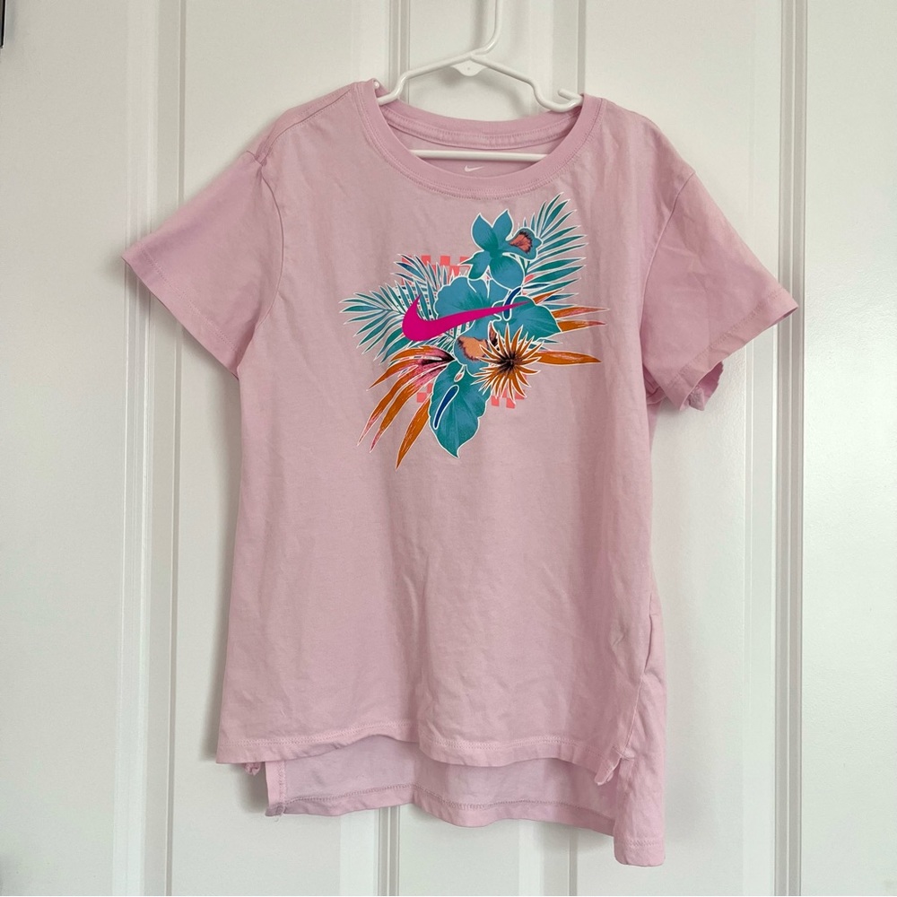 Nike Girls’ Pink Graphic Tee